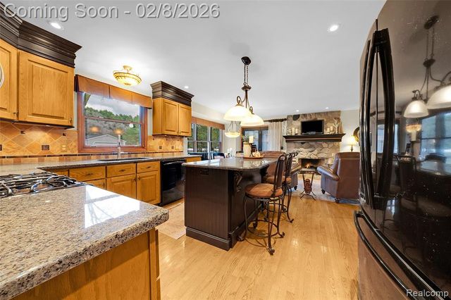 2780 Airport Road, Waterford, MI 48329