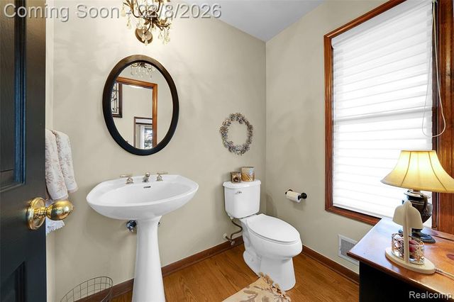 2780 Airport Road, Waterford, MI 48329