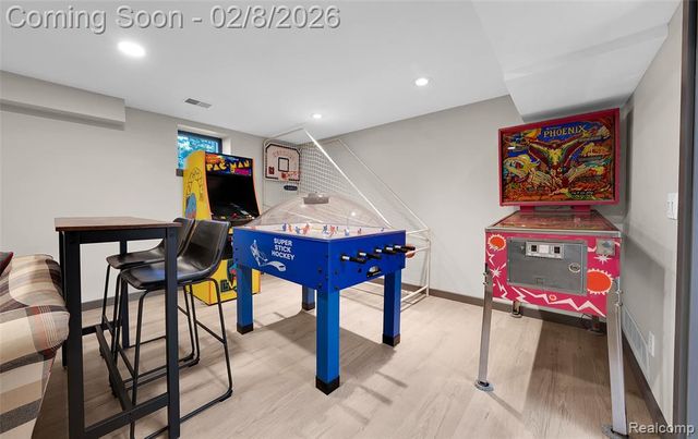 2780 Airport Road, Waterford, MI 48329