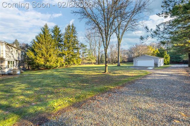 2780 Airport Road, Waterford, MI 48329