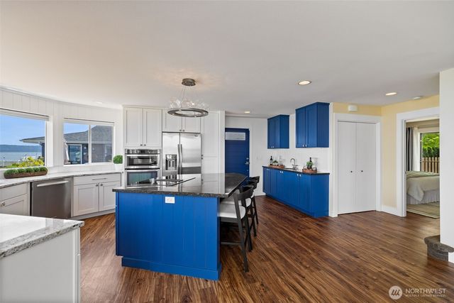 6779 Columbia Beach Drive, Clinton, WA 98236