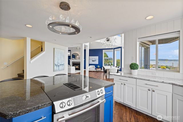 6779 Columbia Beach Drive, Clinton, WA 98236