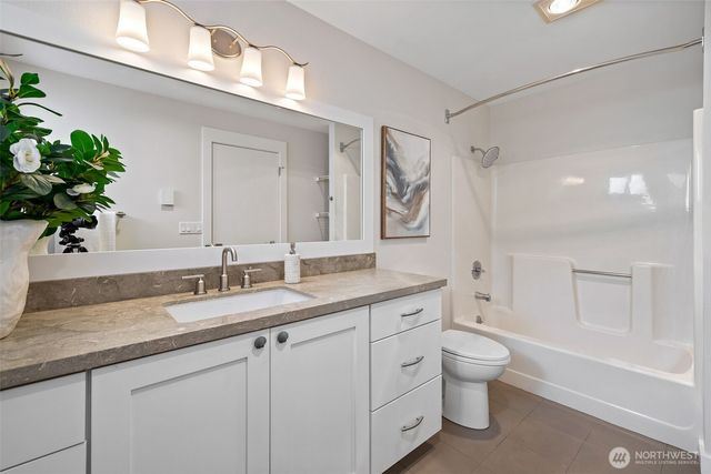 6779 Columbia Beach Drive, Clinton, WA 98236