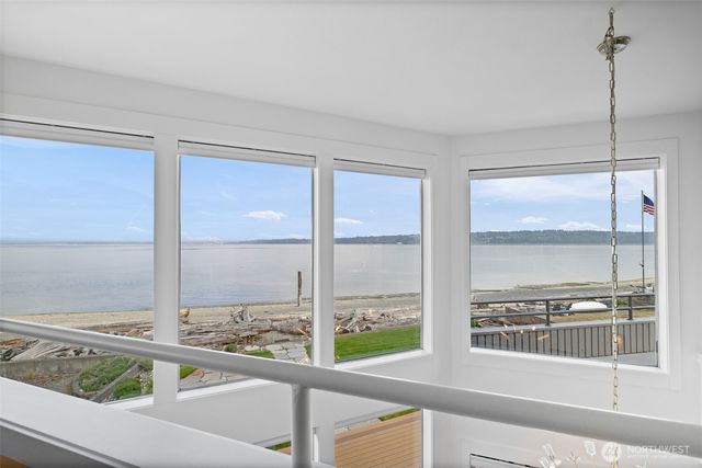 6779 Columbia Beach Drive, Clinton, WA 98236