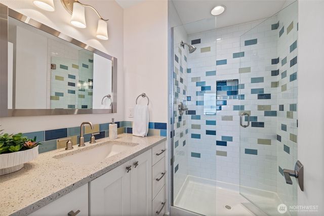 6779 Columbia Beach Drive, Clinton, WA 98236
