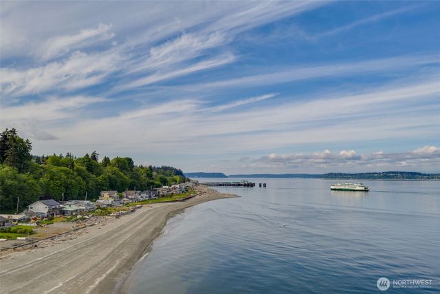 6779 Columbia Beach Drive, Clinton, WA 98236