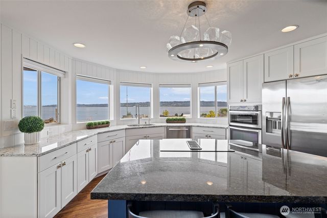 6779 Columbia Beach Drive, Clinton, WA 98236