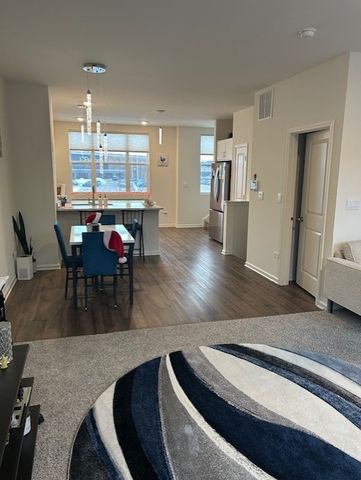 314 Summit Circle, Lombard, IL 60148