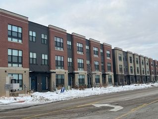 314 Summit Circle, Lombard, IL 60148