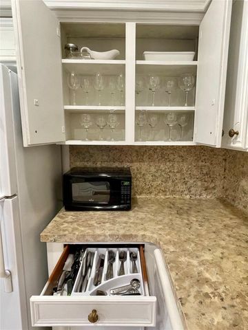 1880 Saxony Lane, Houston, TX 77058