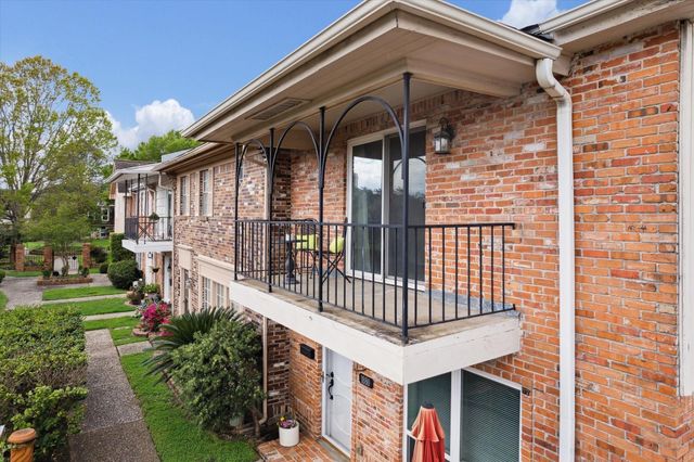 1880 Saxony Lane, Houston, TX 77058