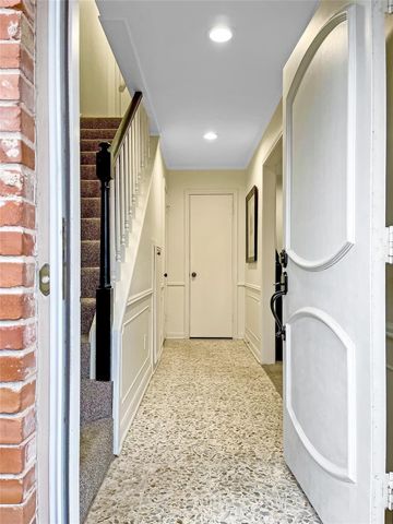 1880 Saxony Lane, Houston, TX 77058