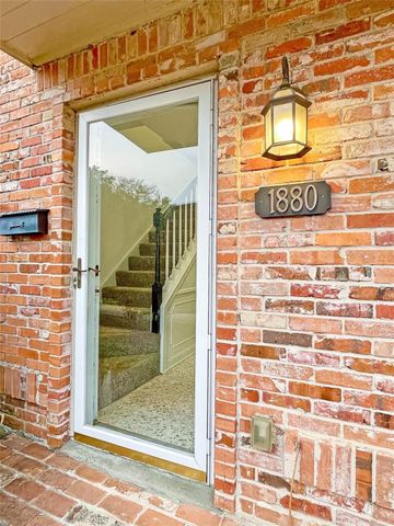 1880 Saxony Lane, Houston, TX 77058