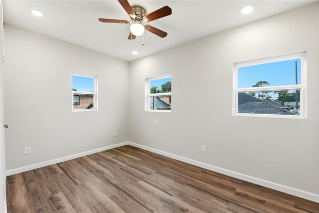 7010 Brownsville Street, Houston, TX 77020