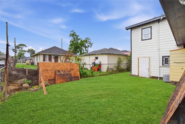 7010 Brownsville Street, Houston, TX 77020