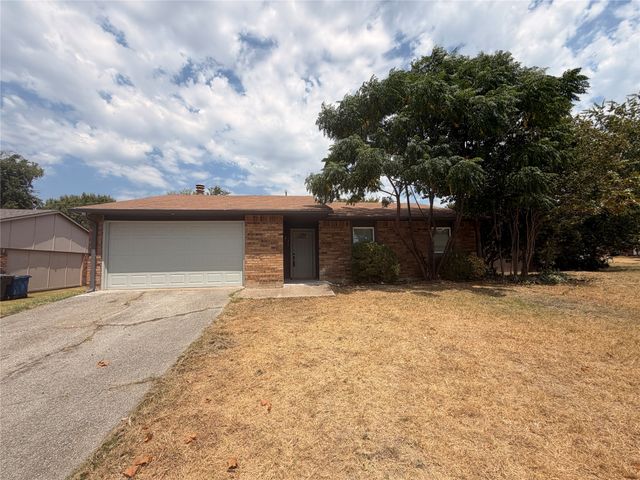 124 W Way Drive, Allen, TX 75002