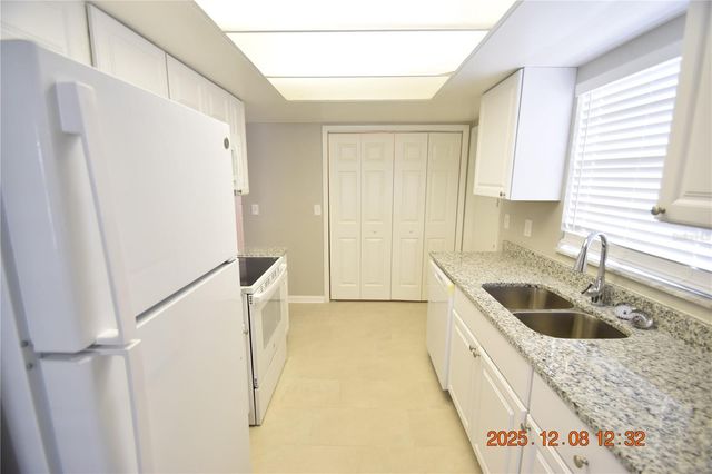 705 2ND AVENUE NW A, Ruskin, FL 33570