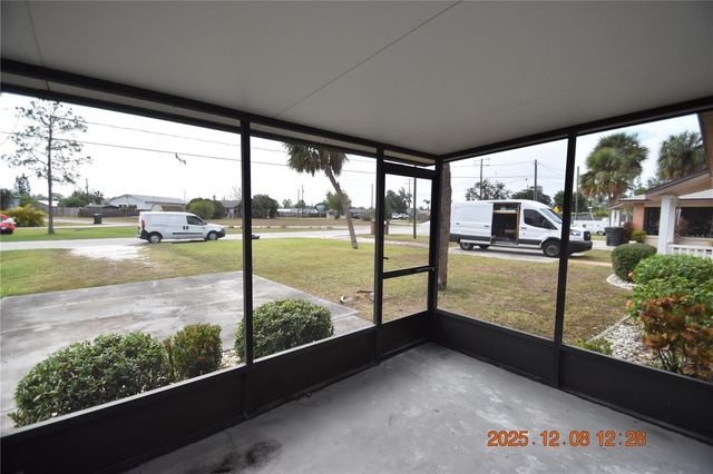 705 2ND AVENUE NW A, Ruskin, FL 33570