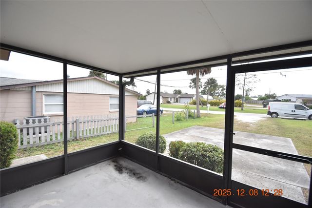 705 2ND AVENUE NW A, Ruskin, FL 33570
