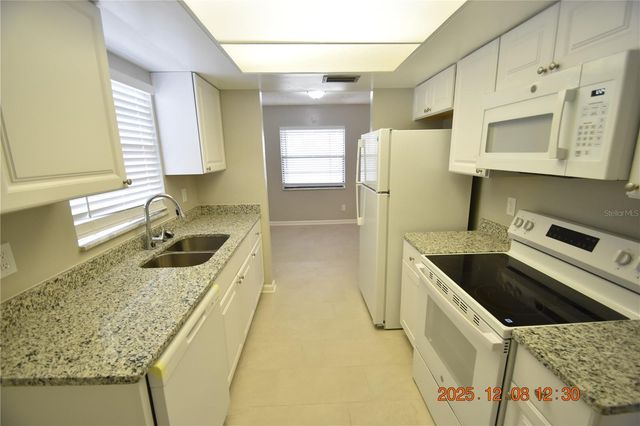 705 2ND AVENUE NW A, Ruskin, FL 33570