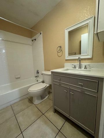 4844 NW 9th Drive 4844, Plantation, FL 33317