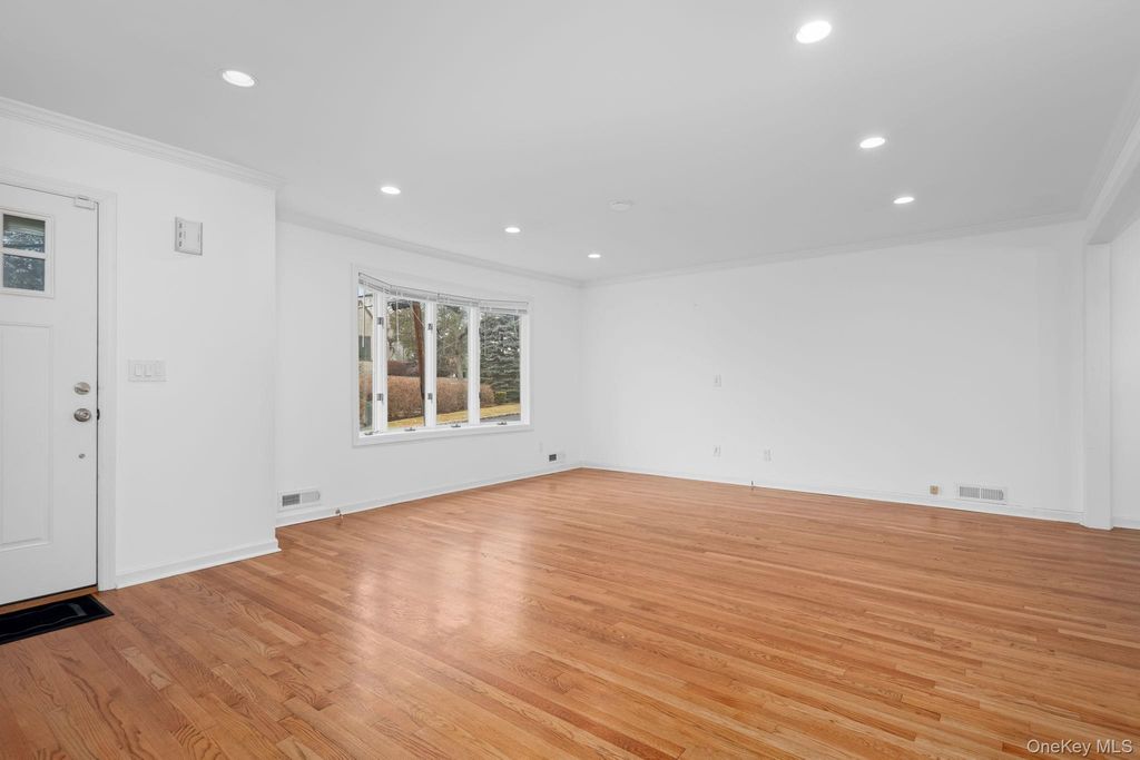 12 Chatham Road, New Rochelle, NY 10804 — photo 3
