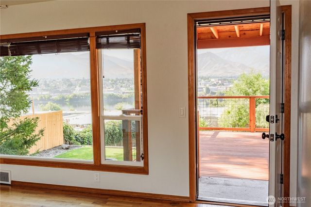 1218 N Ashland, East Wenatchee, WA 98802