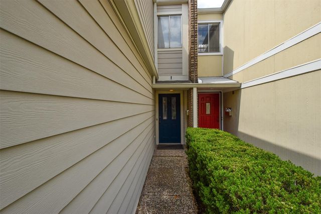 18 Townhouse Court, Bellaire, TX 77401