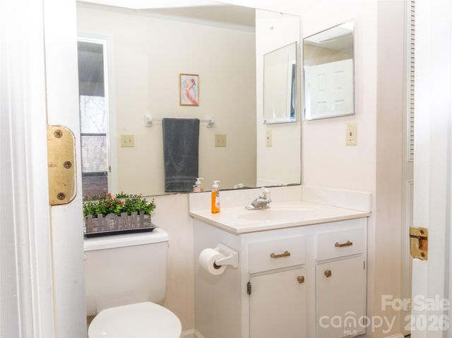 9718 Old Gate Drive, Matthews, NC 28105