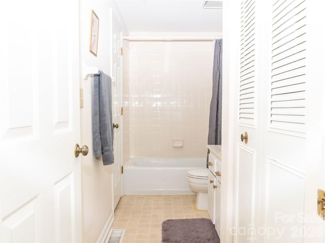 9718 Old Gate Drive, Matthews, NC 28105