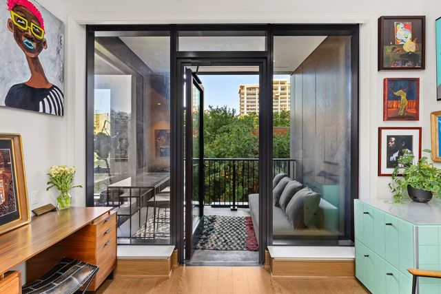21 N May Street 405, Chicago, IL 60607