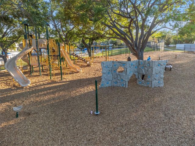 1318 MORELAND DRIVE 105, Clearwater, FL 33764