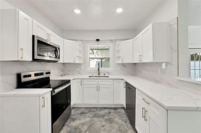 2839 OLYMPIC STREET, Sarasota, FL 34231