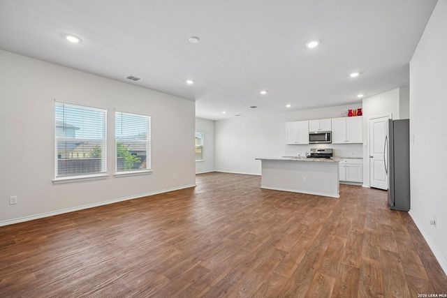 4550 BONTEBOK DR, Converse, TX 78109