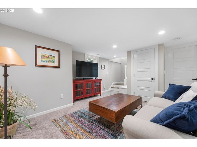 2722 Ne 9TH Ave, Portland, OR 97212