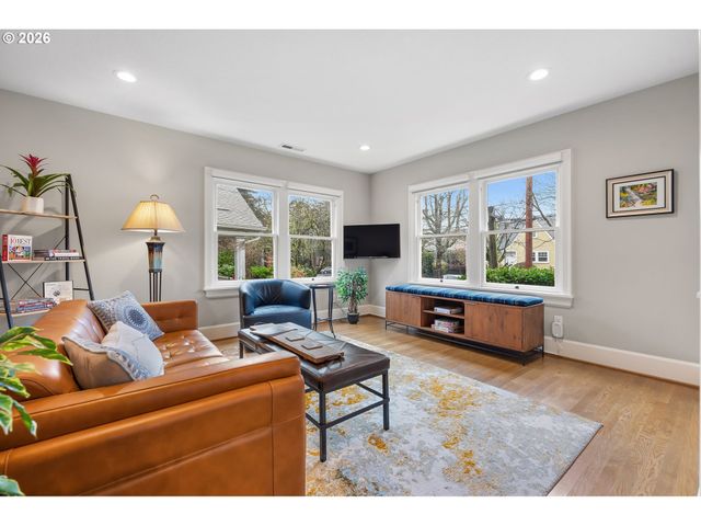 2722 Ne 9TH Ave, Portland, OR 97212