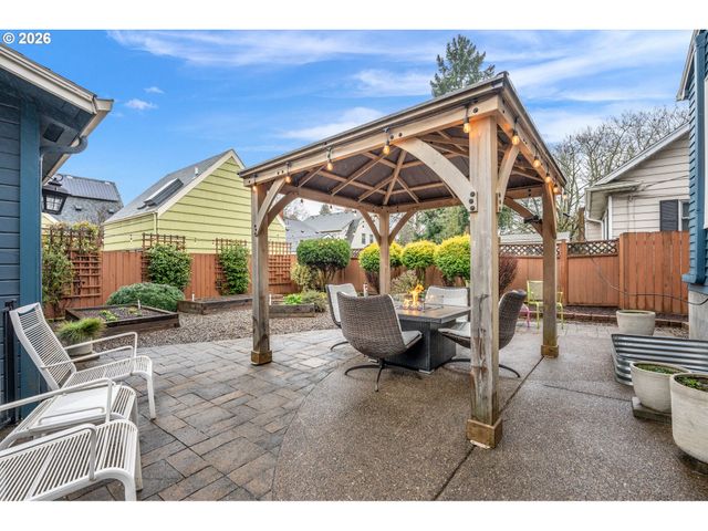 2722 Ne 9TH Ave, Portland, OR 97212