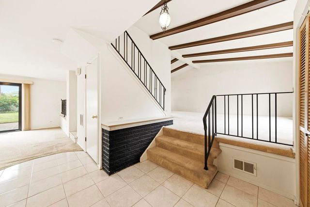 333 Beau Drive, Des Plaines, IL 60016