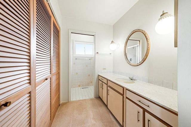 333 Beau Drive, Des Plaines, IL 60016
