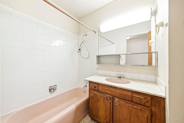 333 Beau Drive, Des Plaines, IL 60016
