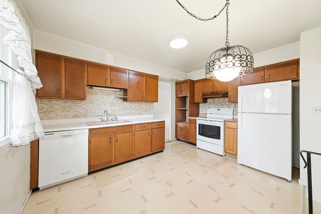 333 Beau Drive, Des Plaines, IL 60016