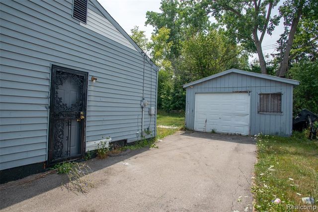 2045 Flamingo Drive, Mount Morris, MI 48458