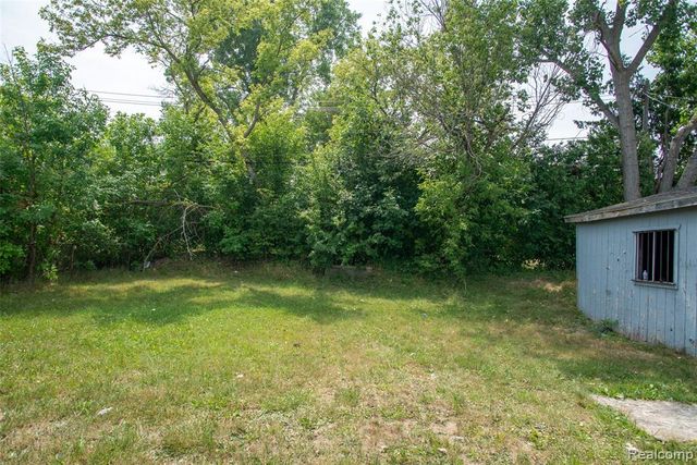 2045 Flamingo Drive, Mount Morris, MI 48458