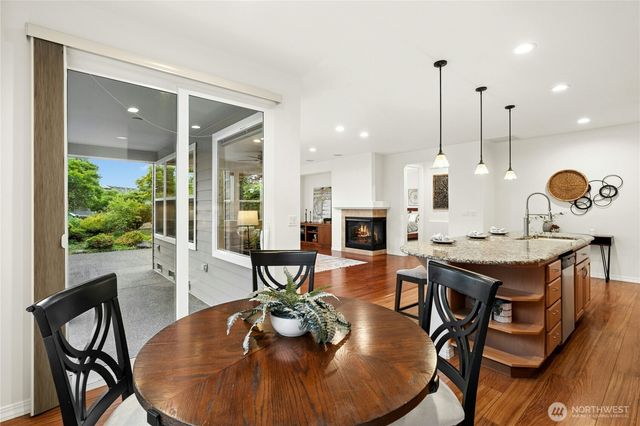 13443 Mahonia Place NE, Redmond, WA 98053