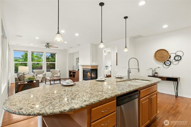 13443 Mahonia Place NE, Redmond, WA 98053