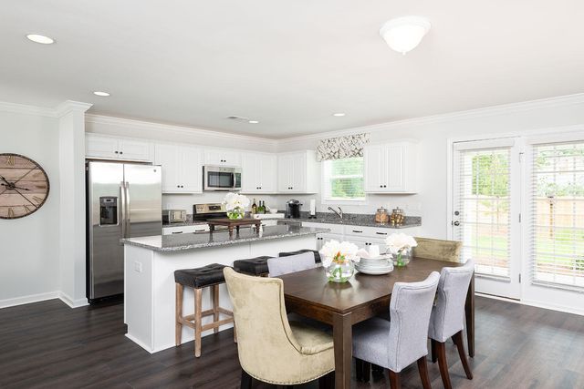 78 Carolina Way, Manning, SC 29102