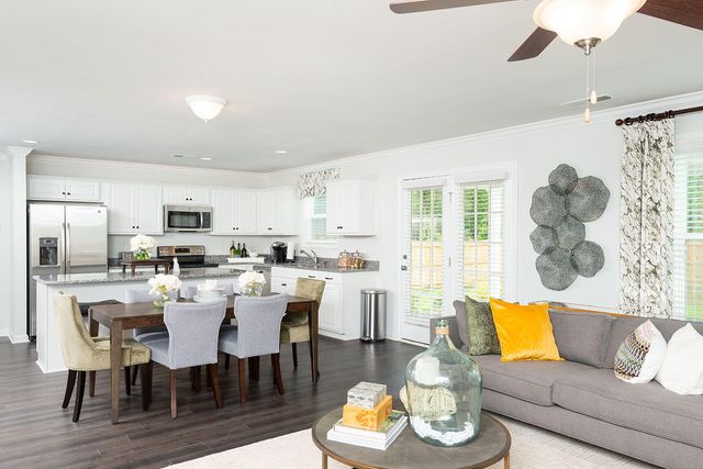 78 Carolina Way, Manning, SC 29102