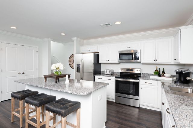 78 Carolina Way, Manning, SC 29102