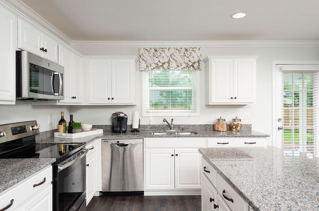 78 Carolina Way, Manning, SC 29102