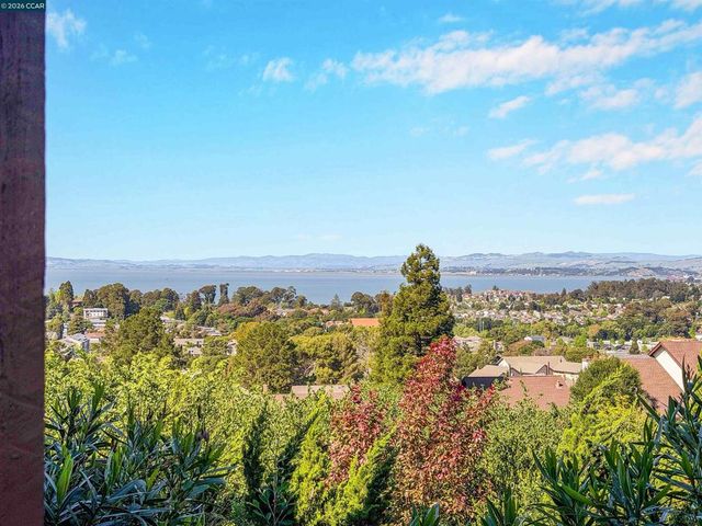 1310 Lewis Ln, Pinole, CA 94564